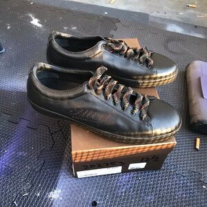 Gucci Black Leather Sneakers with Multicolor Laces NEW